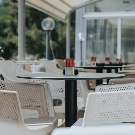 Hotel Tolero Плоче Екстериор снимка