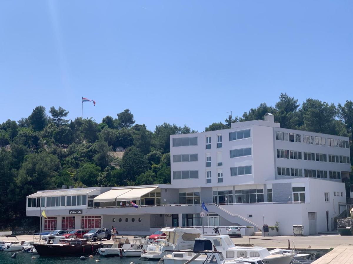Hotel Tolero Плоче Екстериор снимка