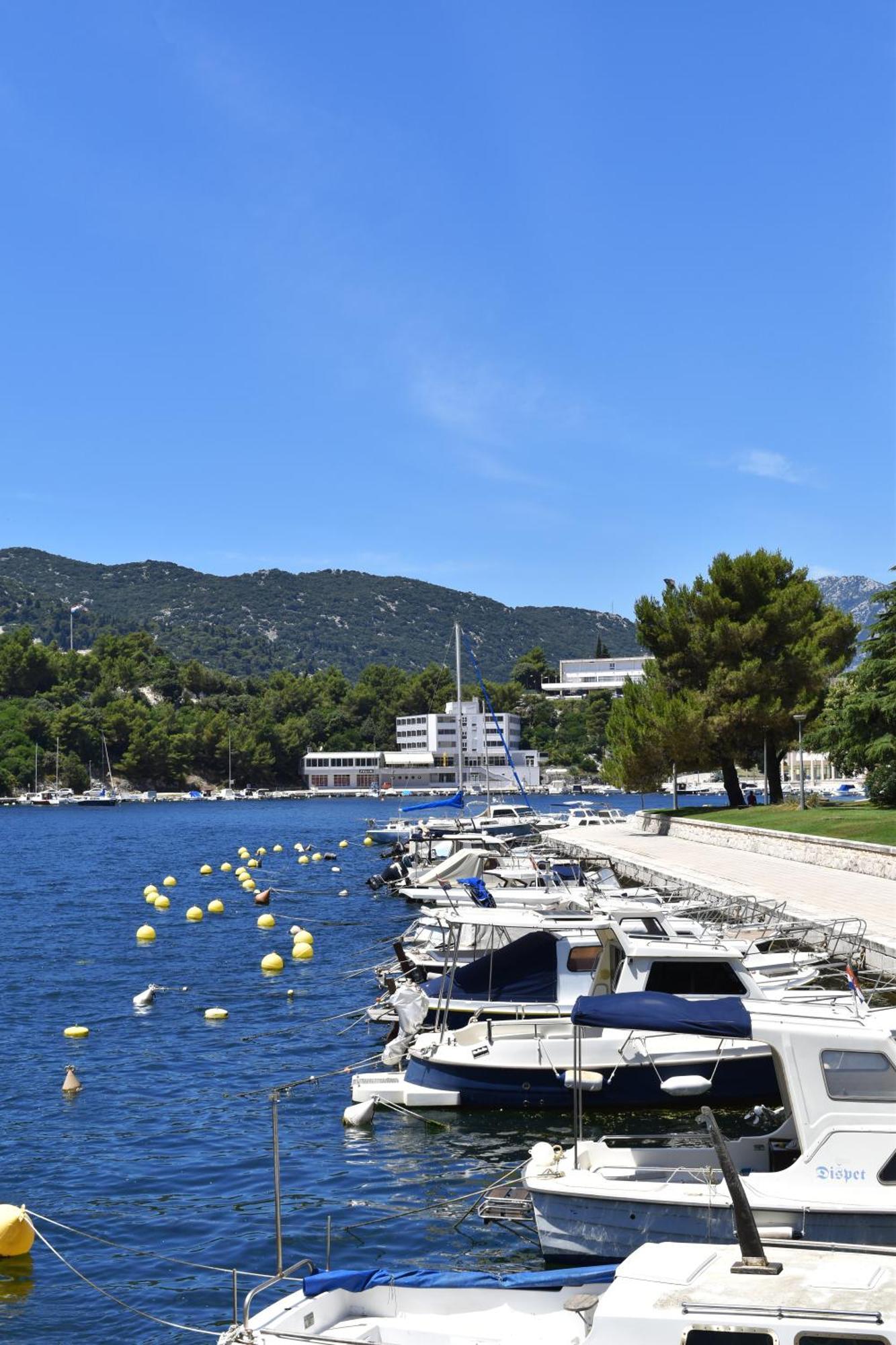 Hotel Tolero Плоче Екстериор снимка