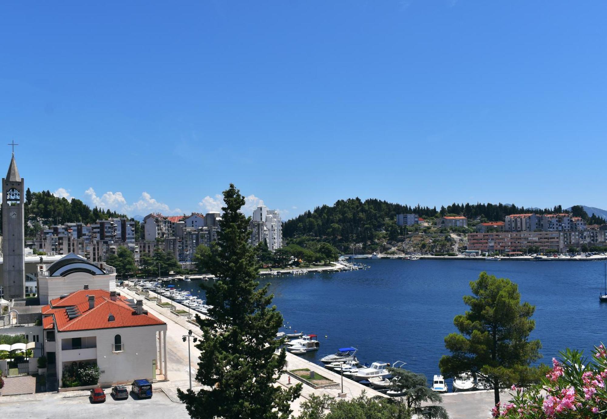 Hotel Tolero Плоче Екстериор снимка