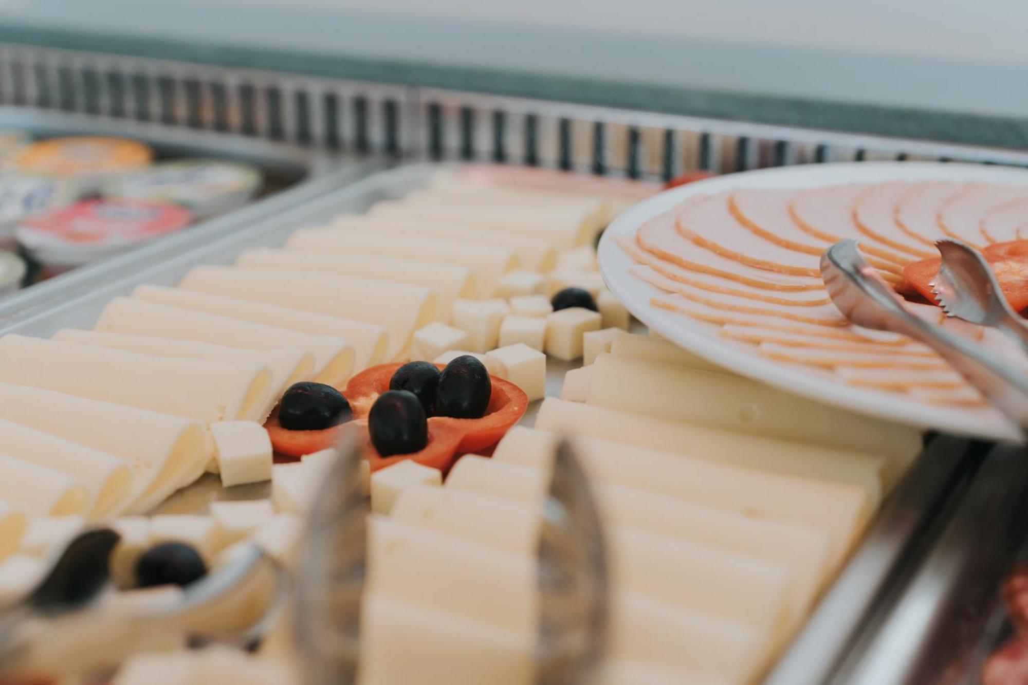 Hotel Tolero Плоче Екстериор снимка